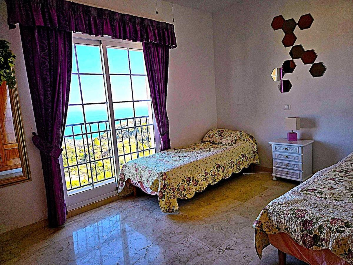 Luxury With Panoramic Views *